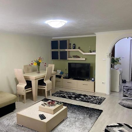 Lula Guesthouse Gjirokastër 外观 照片